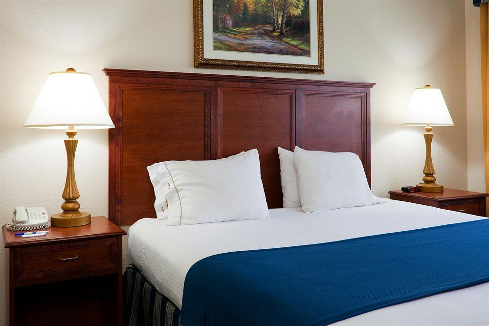 Holiday Inn Express Hotel & Suites Montgomery Boyd-Cooper Parkway By Ihg Bagian luar foto