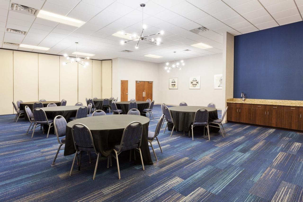 Holiday Inn Express Hotel & Suites Montgomery Boyd-Cooper Parkway By Ihg Bagian luar foto