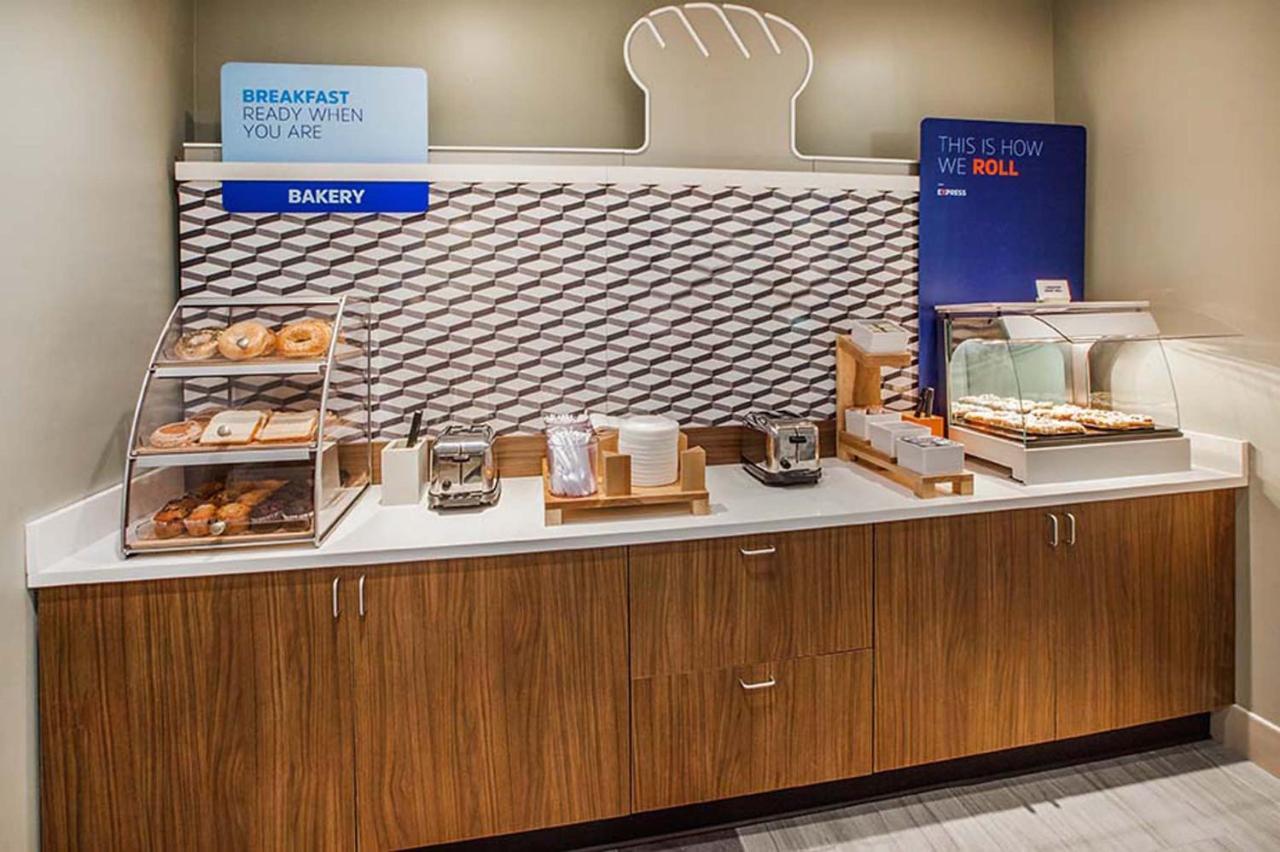 Holiday Inn Express Hotel & Suites Montgomery Boyd-Cooper Parkway By Ihg Bagian luar foto